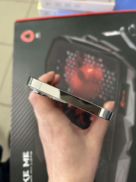 iPhone 13 Pro Max ( Lock icloud)