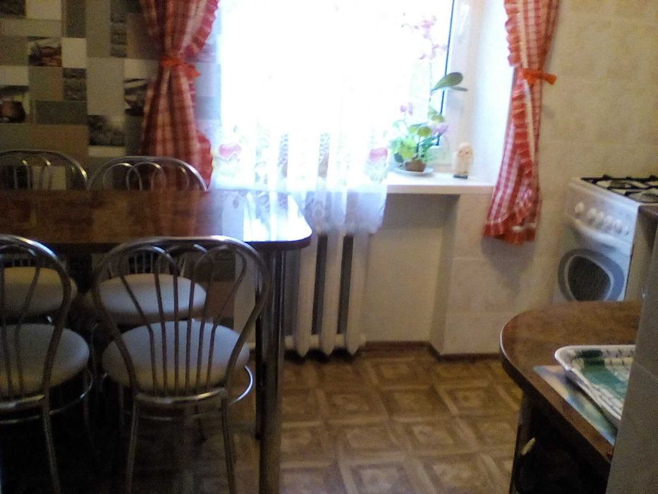 От хозяйки -сдам долгосрочно  комнату одной девушке