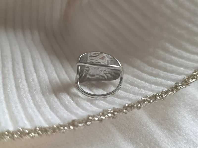 Modernistyczny Pierścionek Hammered Silver Regulowany boho glamour