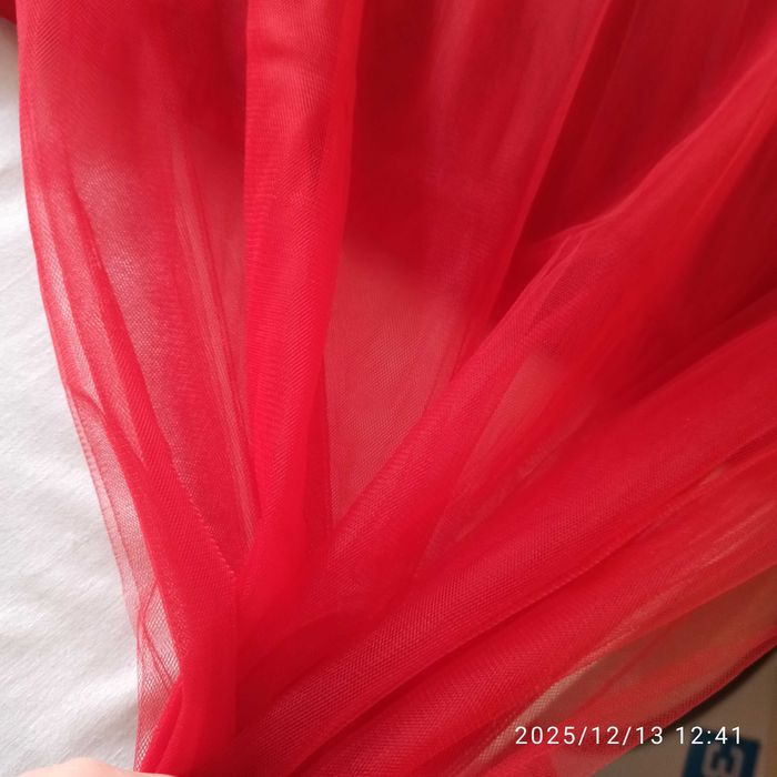 Фатин червоний, євро- сітка. Д.4 м, шир. 3 м.