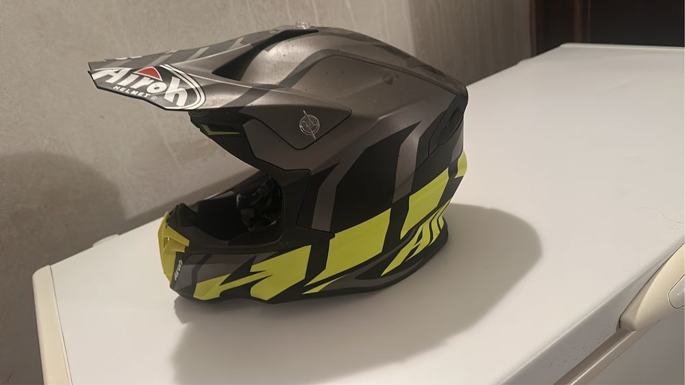 Capacete airoh cono novo