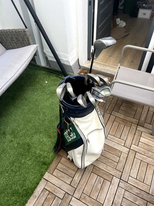 Golf clubs - vintage bag with a full set of clubs.