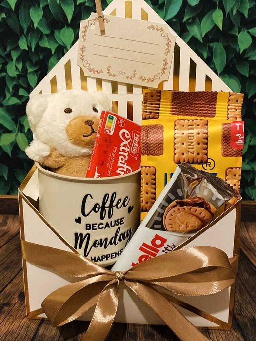 Cesta pequeno almoço para presente esposa namorada com peluche e canec