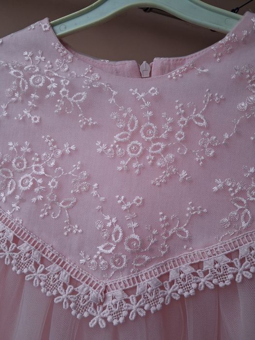 Святкова випускна сукня на 6 р.