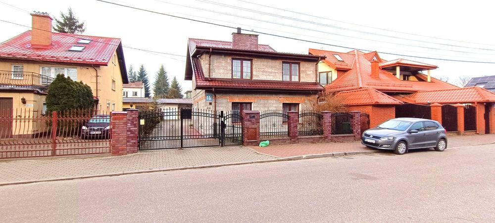 Dom dwa mieszkania działka 550m Zielonka Warszawa