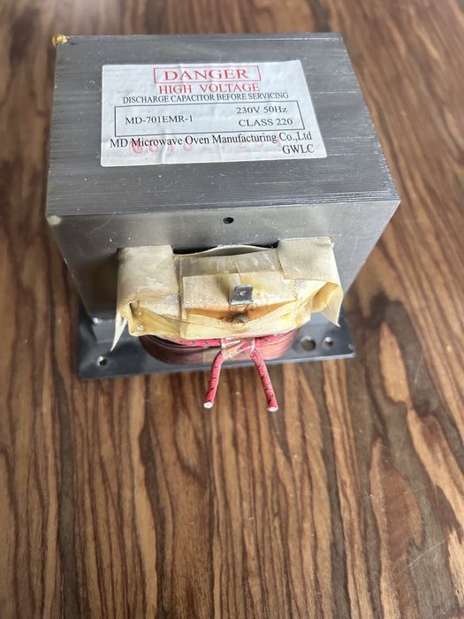 Transformator mikrofali 700w