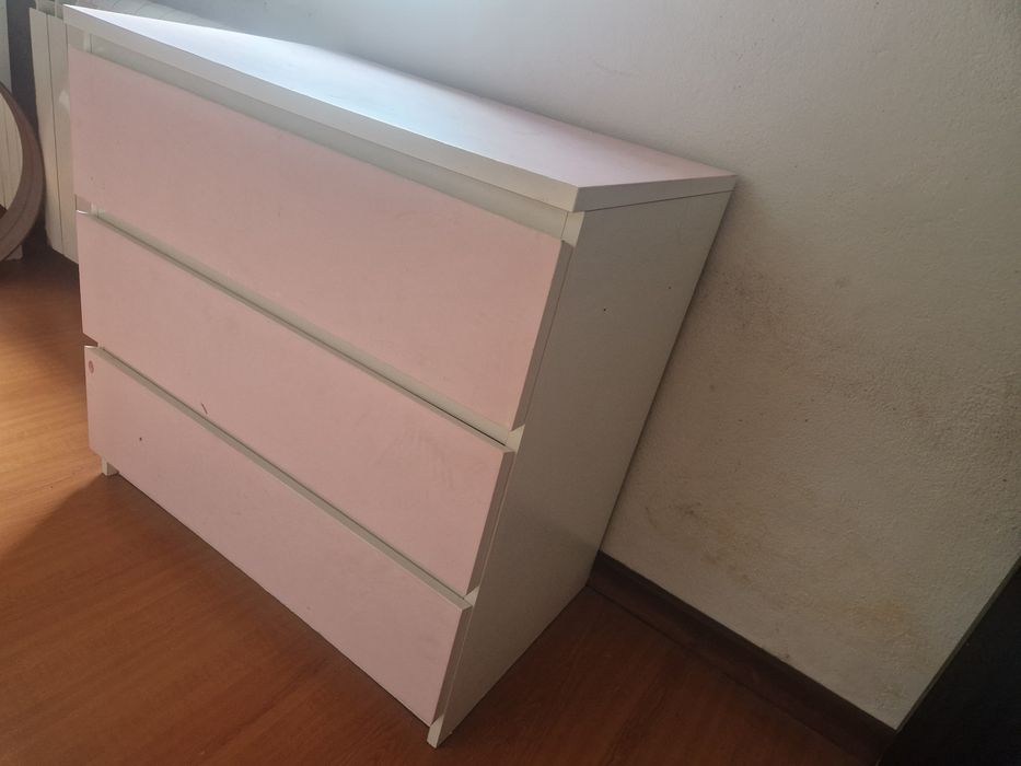 Vendo dois gaveteiros de 3 gavetas cada 1