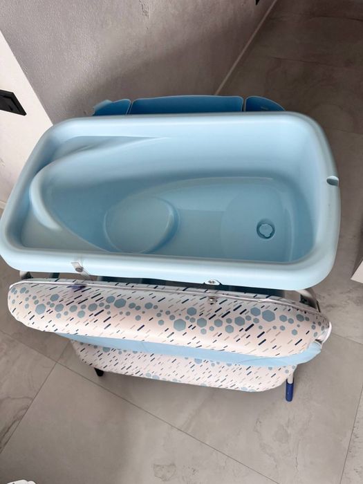 Пеленальний столик з ванночкою (стан відмінний)