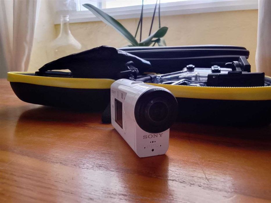 Sony FDR-X3000 4K com comando Live-View e acessórios