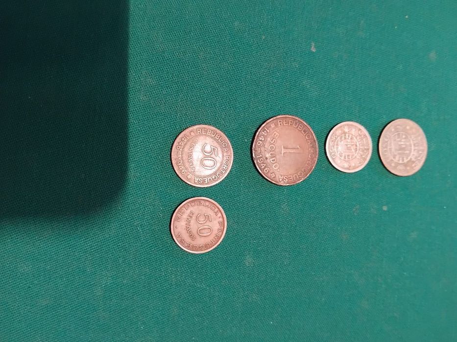 Moedas de 6 Países Lusófanos