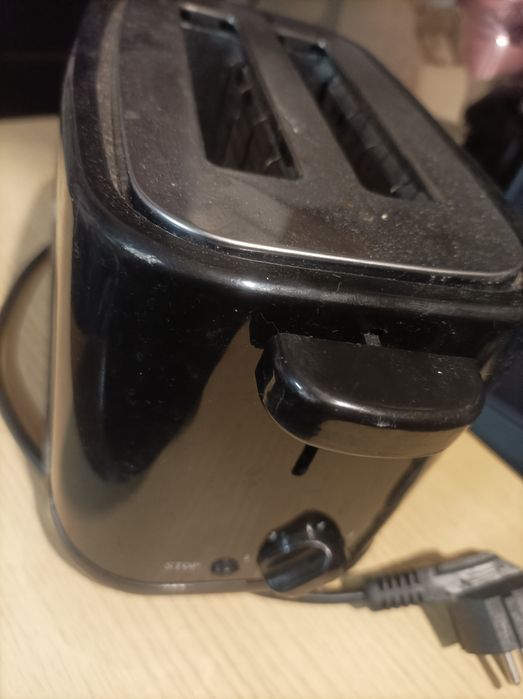 Toster TS 60B. 600-700W