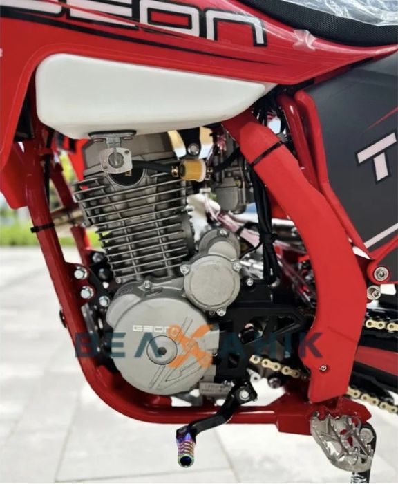 Мотоцикл GEON TRX 300 YBH 19/16 МКПП-6 Std Red