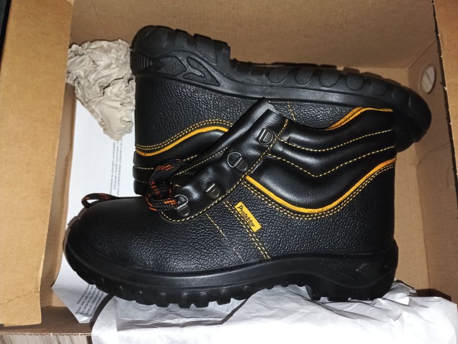 Buty protektoryy
