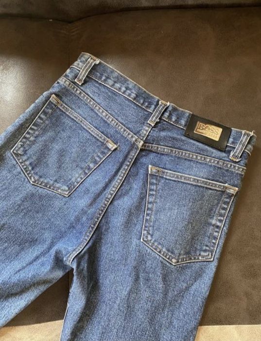 Прямые синие джинсы от Hugo Boss