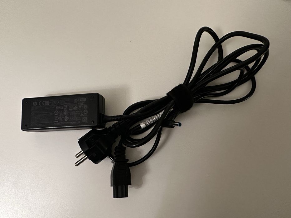 Оригінальний зарядний пристрій HP 45W з тонким синім штекером