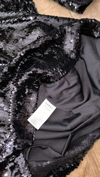 Krótka cekinowa esmara 40/42