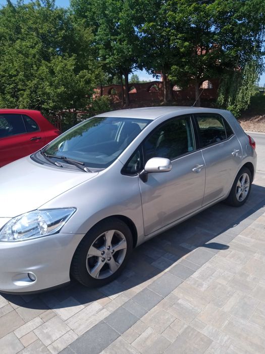 Auris Lift 1,6 Benzyna