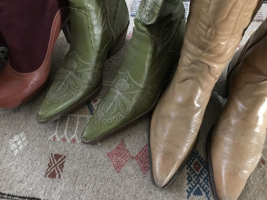 Vendo botas em pele e botas de montar estas 43