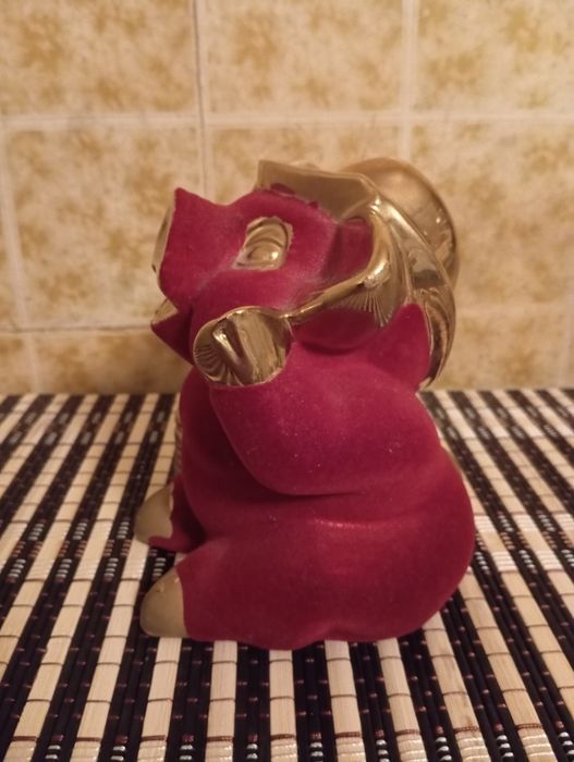 Копилка "Хрюшка". НОВАЯ. Высота 15 см.