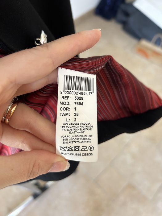 Blazer preto cintado da Ana Sousa