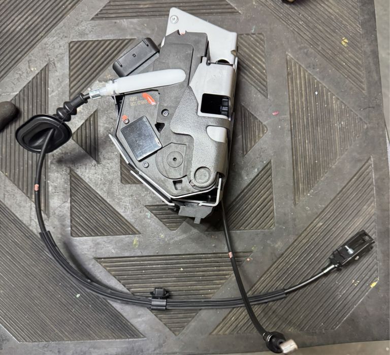 Замок с ручка и трос Форд Транзит 2010-25 Custom Connect