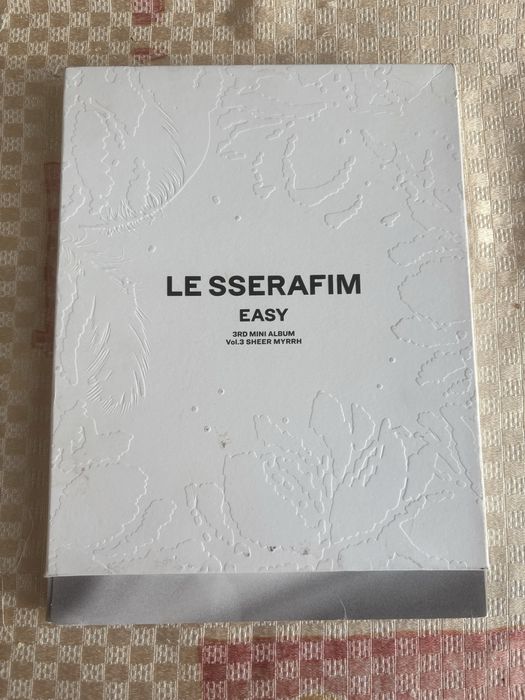 Оригінальний альбом easy - le sserafim