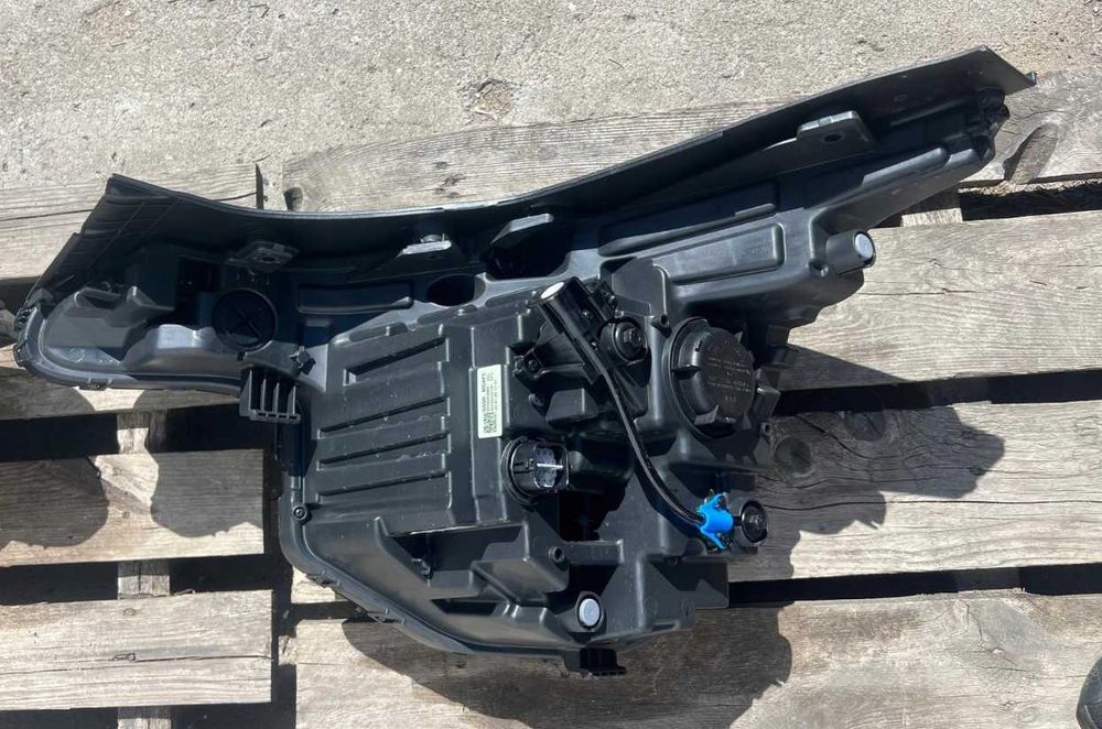 Фари передні Kia Sorento 4 IV Lift Фара права або ліва EU USA разборка