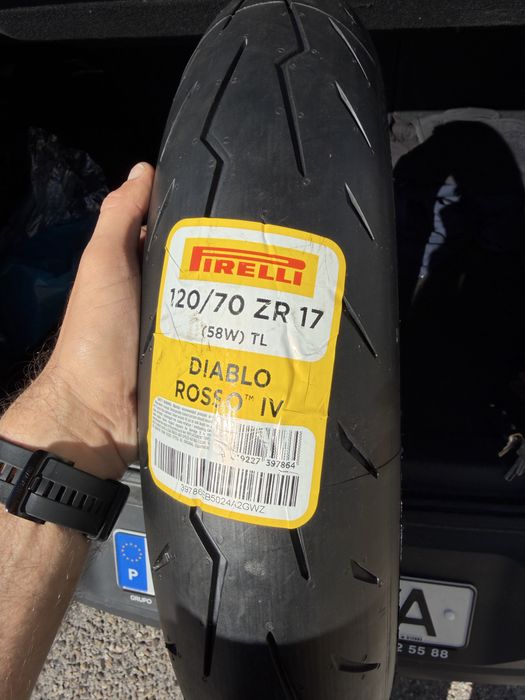PNEU Pirelli Diablo Rosso IV 120/70R17