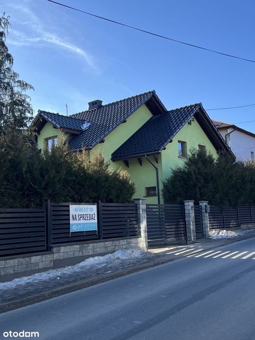 Funkcjonalny dom w dobrej lokalizacji