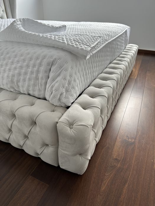 Cama King Size, Modelo Capitonê