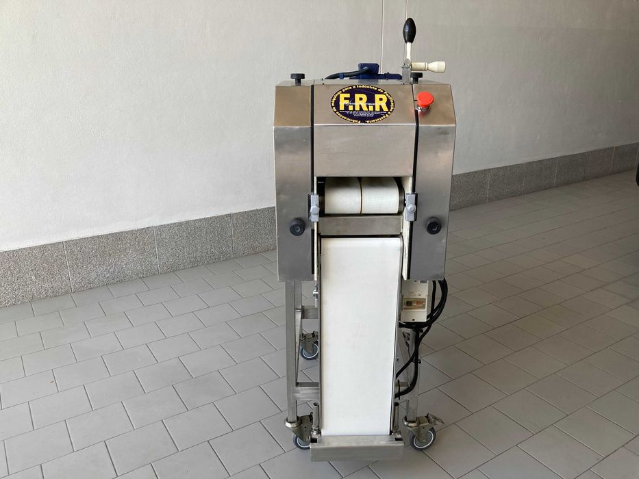 Vincadora 2 filas com laminas para corte pão bijú