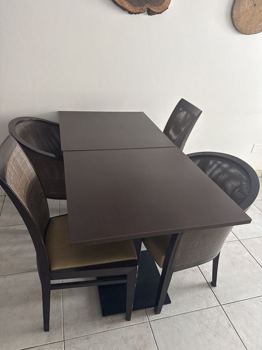 Mesas e cadeiras para restaurante