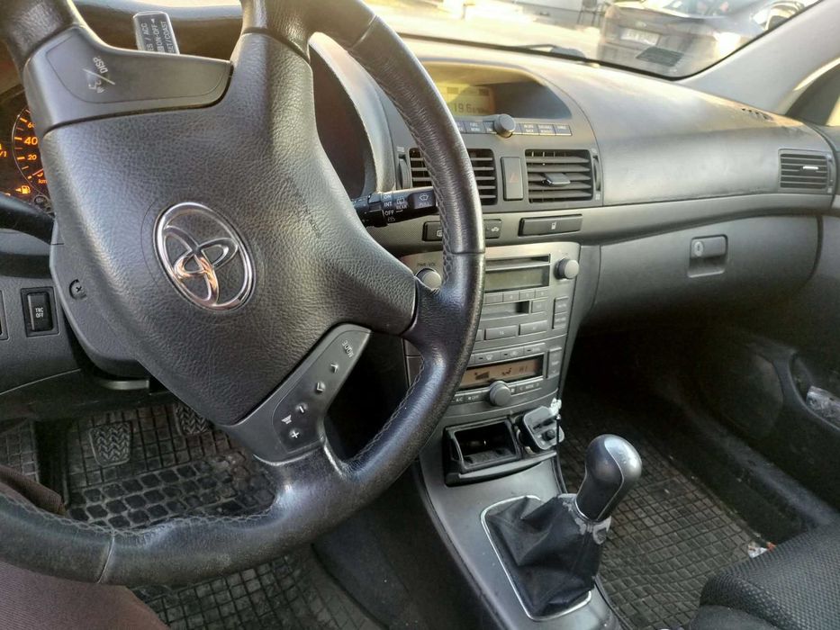 Sprzedam Toyota Avensis kombi