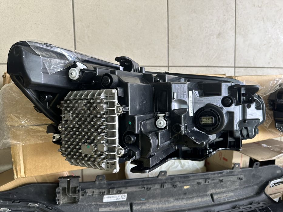 Фари Jeep Cherokee KL 2019 - з Америки, не такий бренд як у всіх