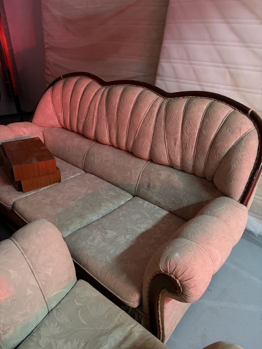 Sofá e poltronas antigas