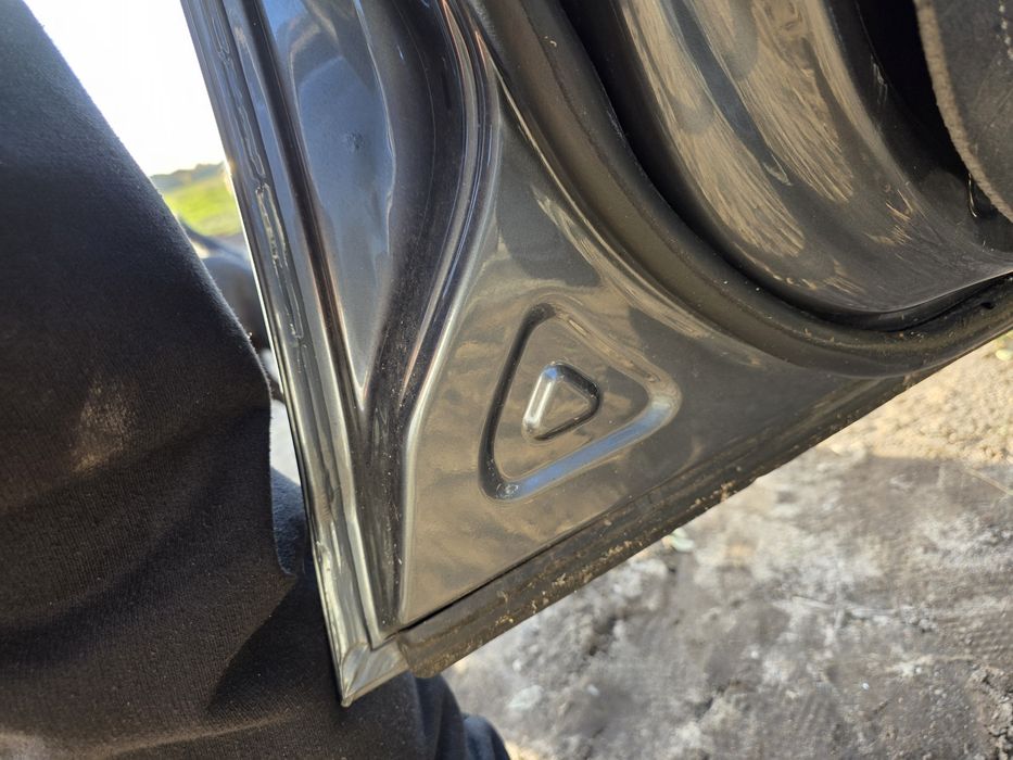 Drzwi Lewy Przód Lewe Przednie Mercedes CLS W219 Lack. C368