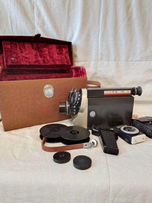 Кінокамера Київ 16У