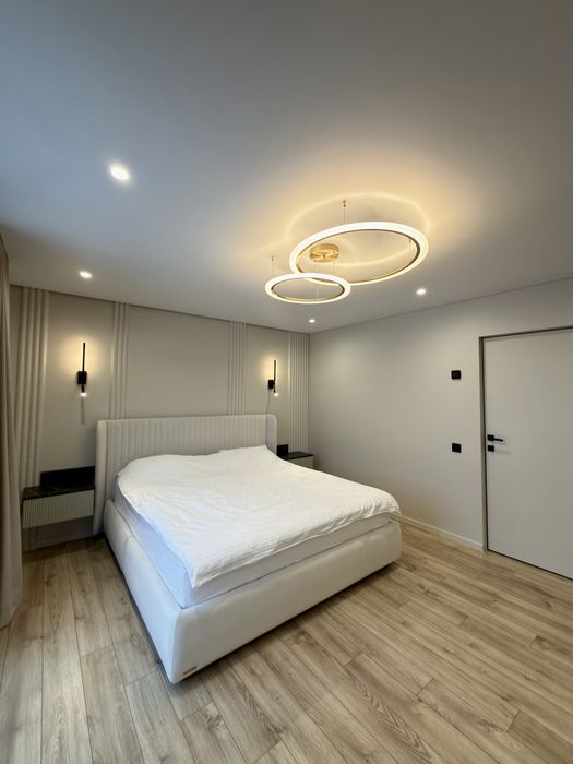 Новий будинок з дизайнерським ремонтом | ВСІ КОМУНІКАЦІЇ