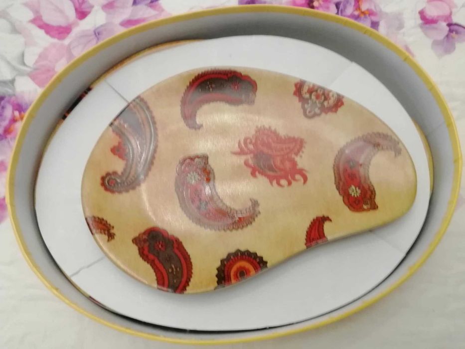 Caixa com 2 pratos com cornucópias - Novo