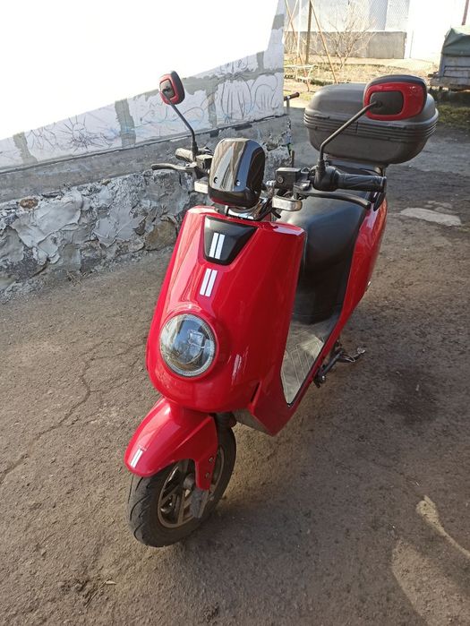 Електроскутер Fada NiO 2000W (Li-Ion) Графітовий