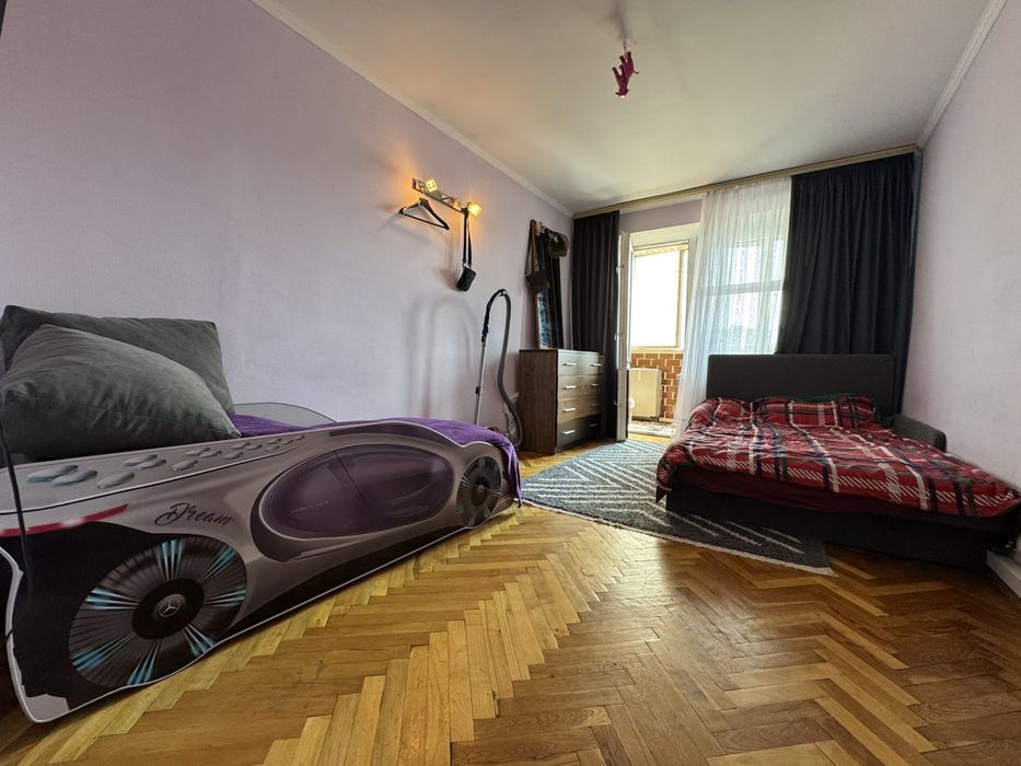 Продаж 3к Квітки Цісик