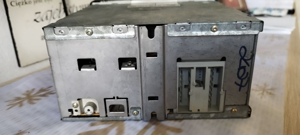 Radio fabryczne Ford 4000 traffic