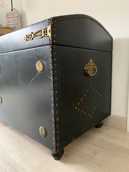 Baú madeira antigo preto