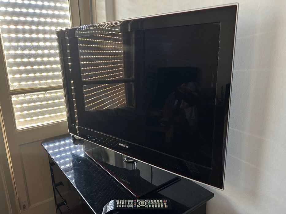 TV Samsung 40’’ polegadas