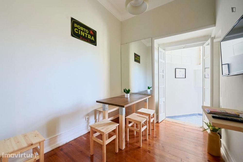 Quarto - localizado em Entrecampos Lisbon