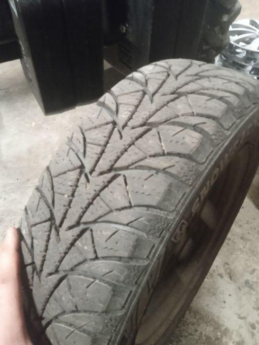 Продам резину з дисками 175/65/r14 5Х100 в гарному стані два колеса Ro