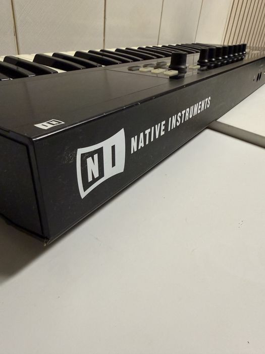 Native instruments Komplete Kontrol s49 mk1