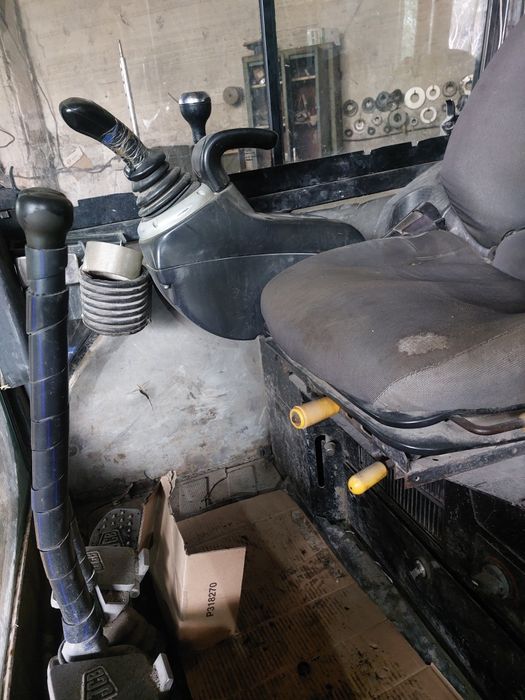 Продам мініекскаватор JCB 8030