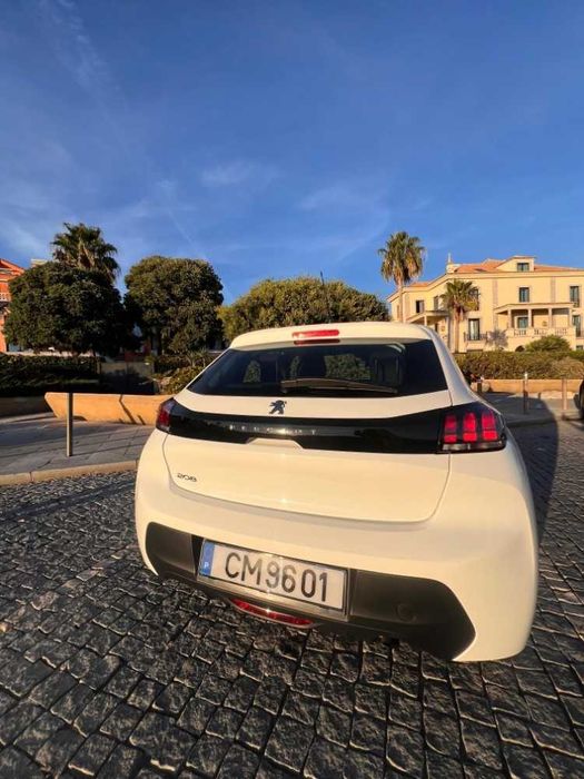 Peugeot 208 (2023) 1.2 PureTech Active – 1.º Dono | 4.5L/100km — photo 3