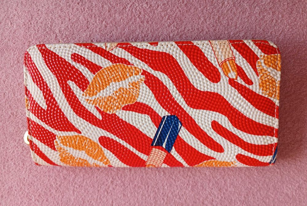 portfel nowy  20 x 10 cm